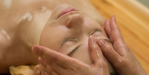 Ayurveda-Massagen - Streicheleinheiten für Körper und Seele