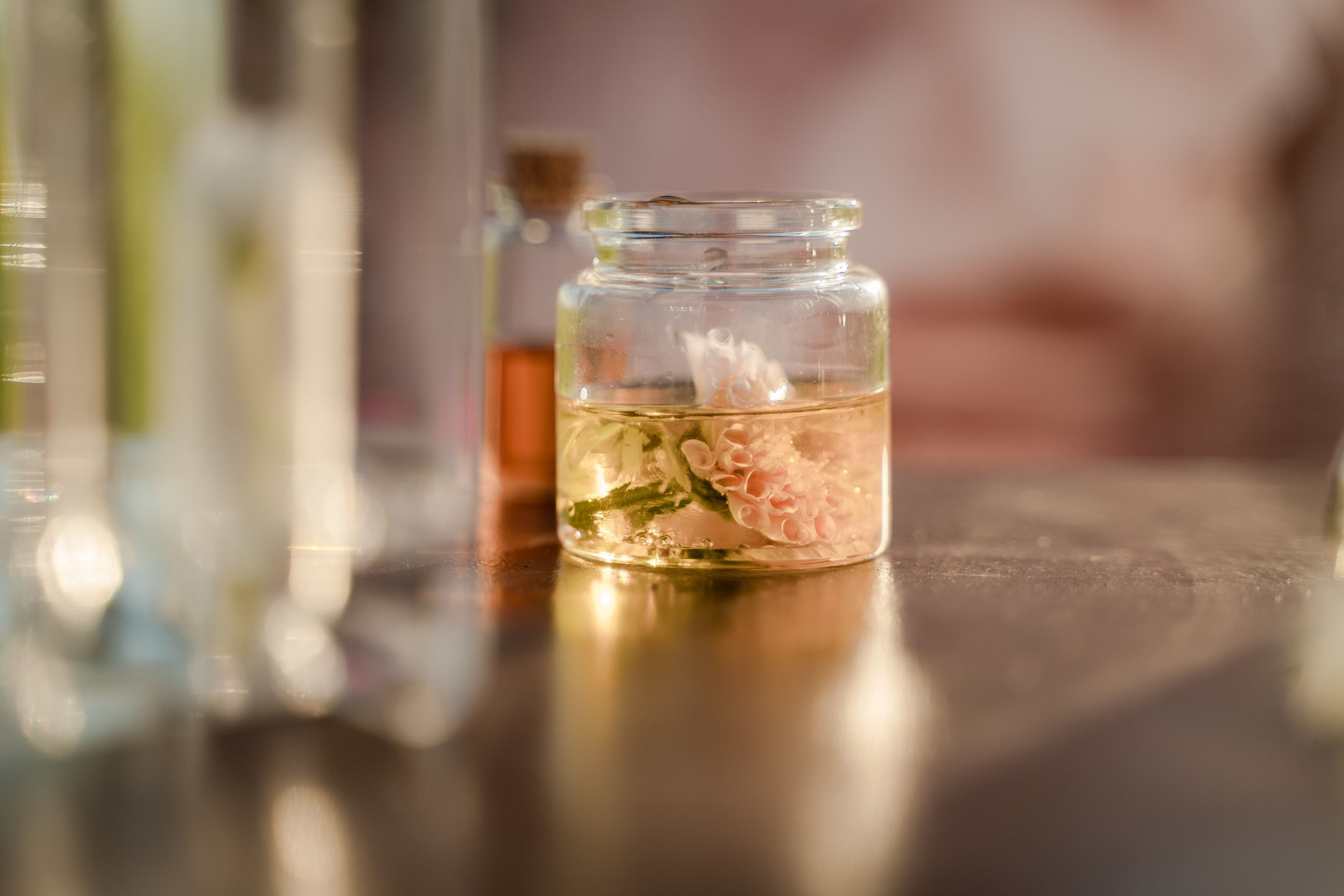 Neue Kennzeichnungspflicht für Kosmetik: Mehr als 80 Duftstoff-Allergene müssen jetzt aufs Etikett