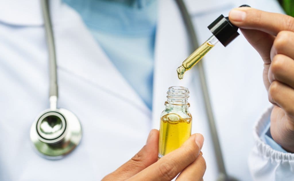 CBD-Öl: Eigenschaften, Anwendung und Studienlage